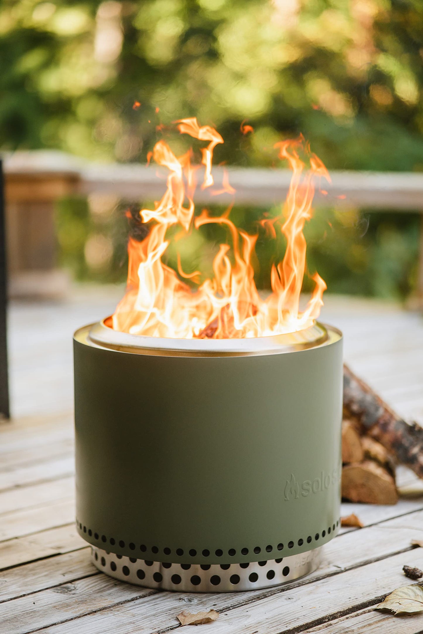 Solo Stove Bonfire 2.0 with Stand, 19.5 Inch Smokeless Fire Pit with Removable Ash Pan - Portable Outdoor Fire Pit - Stainless Steel Wood Burning Fireplace, Ideal for 4-6 People, 21.75 lbs