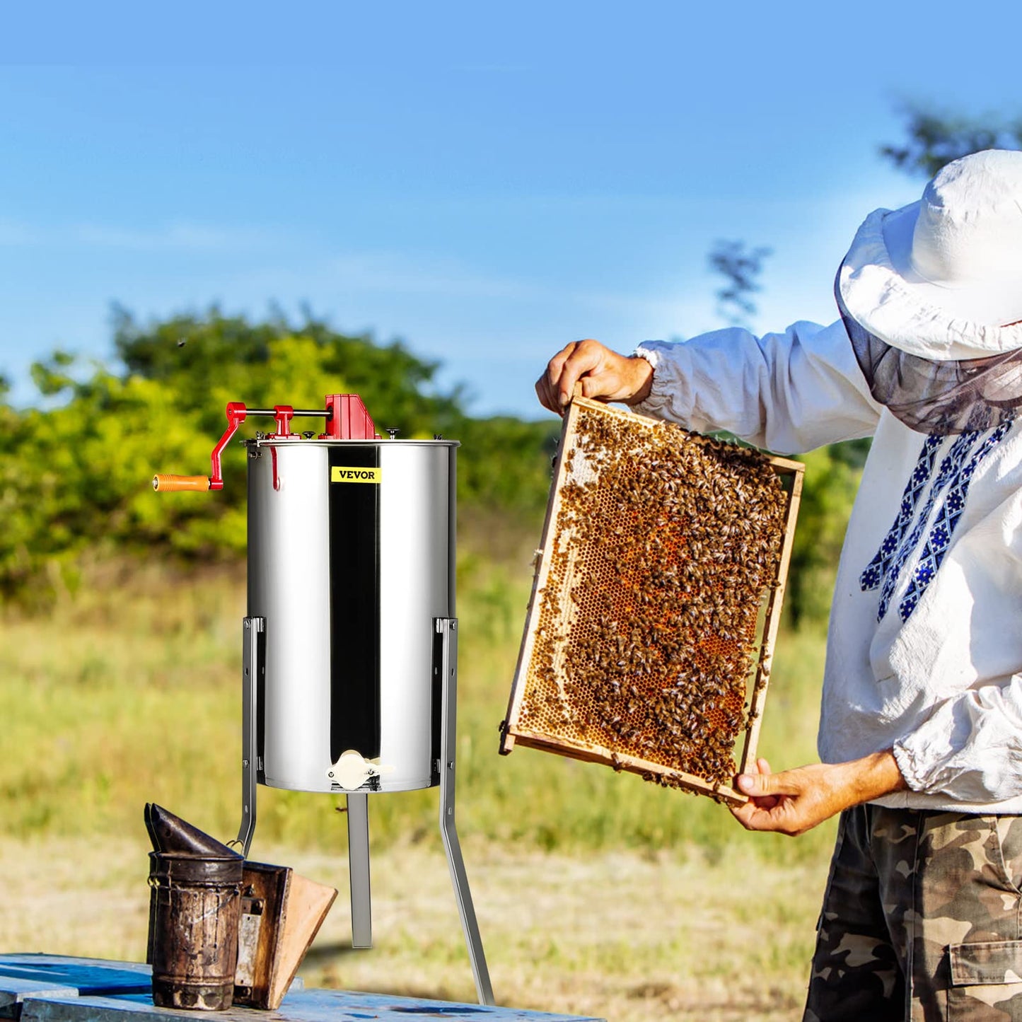 VEVOR 3 Frame Honey Extractor, Stainless Steel Manual Beekeeping Extraction, Honeycomb Drum Spinner with Transparent Lid, Apiary Centrifuge Equipment with Height Adjustable Stand